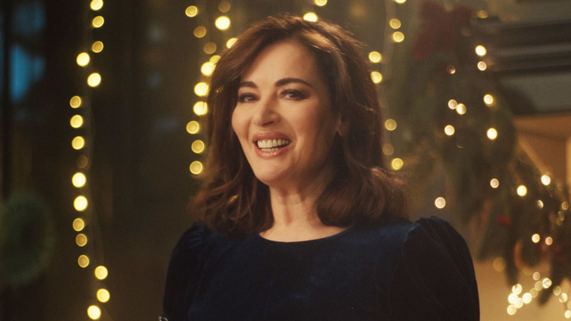 Nigella Lawson smoulders in blue velvet dress as she puts on flirty display in new Christmas campaign post thumbnail image